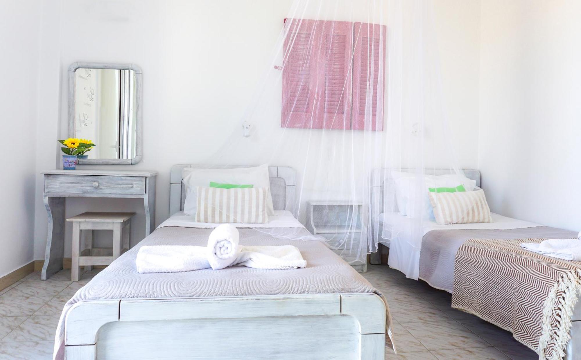 Cubaneros Holiday Inn Лаганас Стая снимка