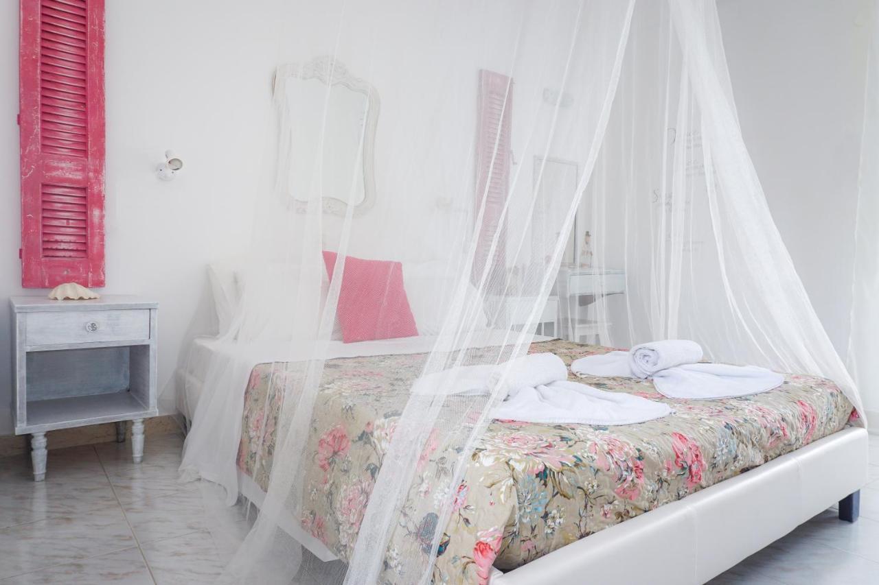 Cubaneros Holiday Inn Лаганас Екстериор снимка